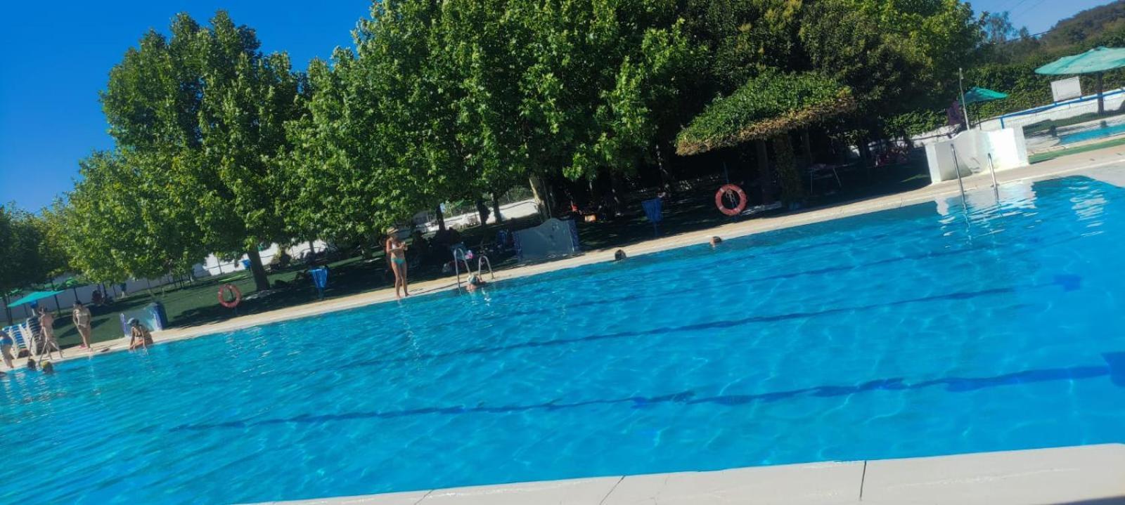 Del Incluye Acceso Piscina 2 Columnas *