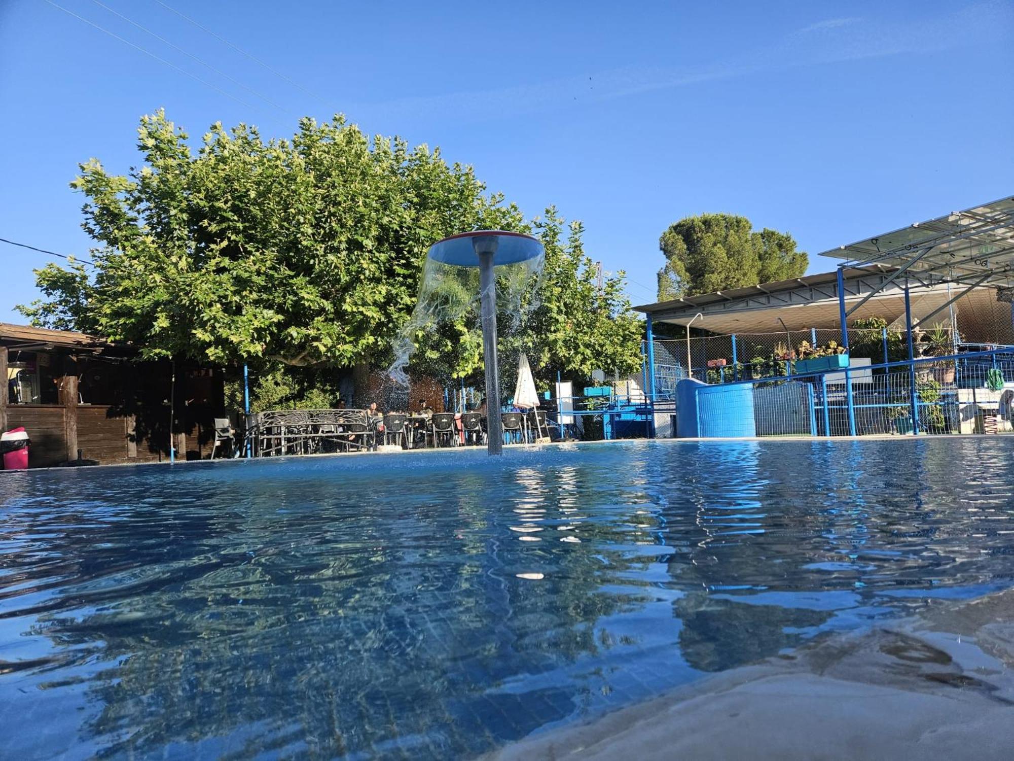 Chalet Del Incluye Acceso Piscina 2 Columnas *
